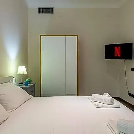 Sant' Ambrogio Ensuite 5* Mailand