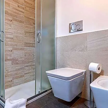 Sant' Ambrogio Ensuite 5* Mailand