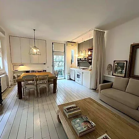 Stylish Courtyard Loft Citylife