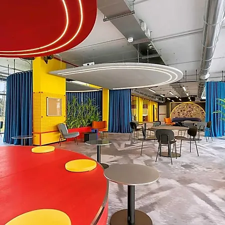 Cx Nom Hostel *