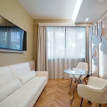 Ticinese شقة فندقية 4*