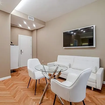 Ticinese شقة فندقية 4*