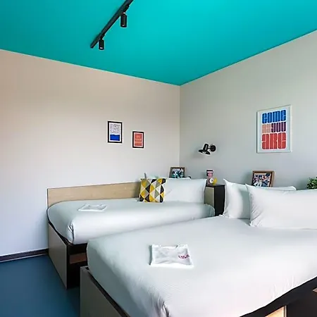 Hostel Cx Nom *