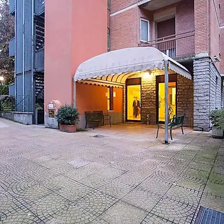 Ih Argonne Park Otel 3*