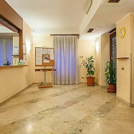 Otel Ih Argonne Park 3*