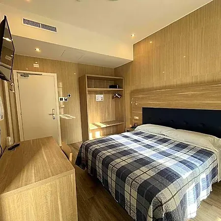Midway Otel 3*