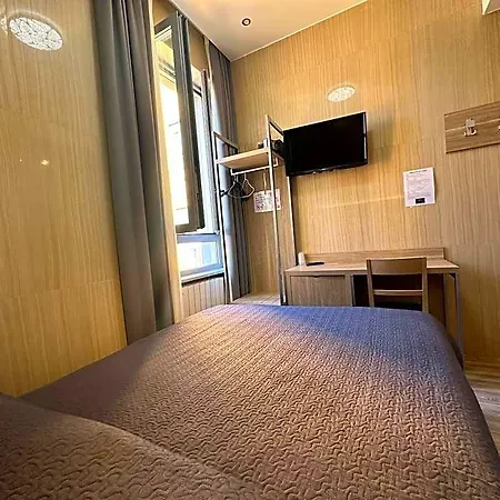 Otel Midway