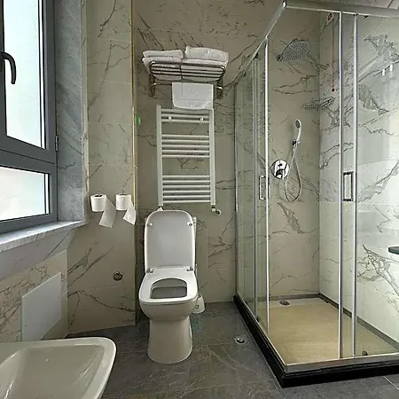 Otel Midway