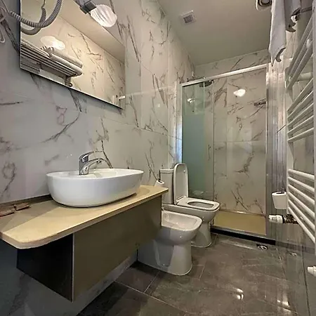 Midway Otel 3*