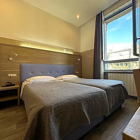 Midway Otel 3*