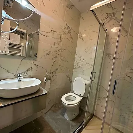 Otel Midway 3*