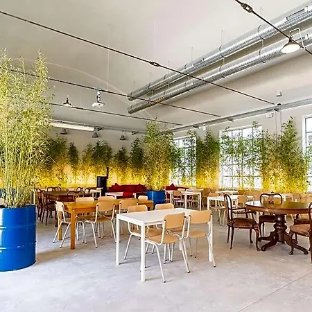 بيت شباب Bovisa Urban Garden