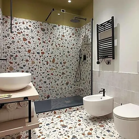 Cvm 19 Hotel *