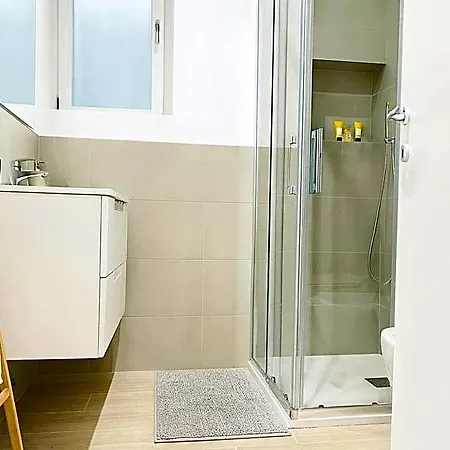 Apartahotel The Boutique - Bande Nere M1 Metro Direct To Duomo & San Siro - Center 4*