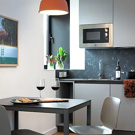 Co99 Art Building Aparthotel