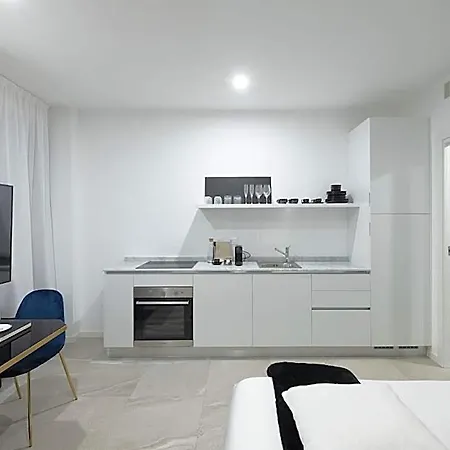 Joivy Boutique Farneti 4* Milan