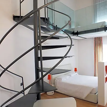 Bb Isola Aparthotel Mailand