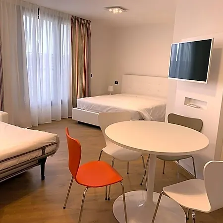 Bb Isola Aparthotel 4*