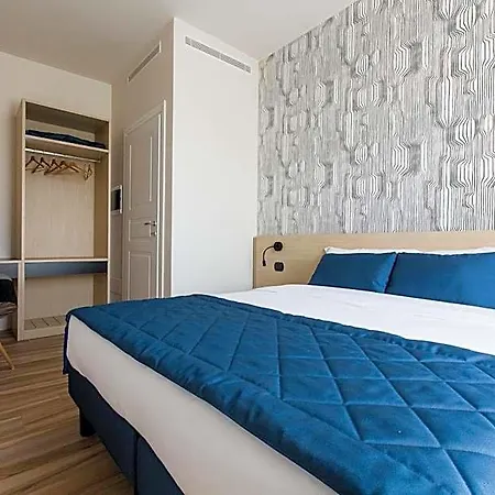 Isola Hotel apartamentowy 4*