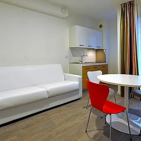 Bb Arcimboldi Aparthotel