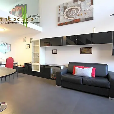 Bamboo Colico Loft شقة