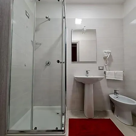 20 Hotell 3*