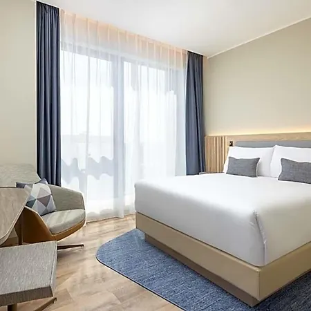 Courtyard By Marriott Linate Hotel