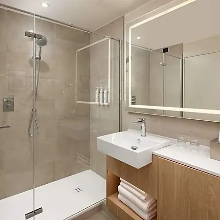 Courtyard By Marriott Linate Hotel