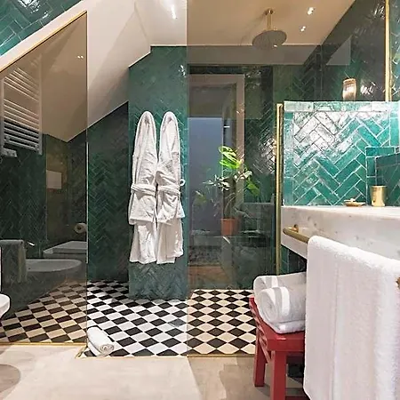 Vico Hotel 4*