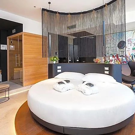 The Corner Duomo Hotel 4*