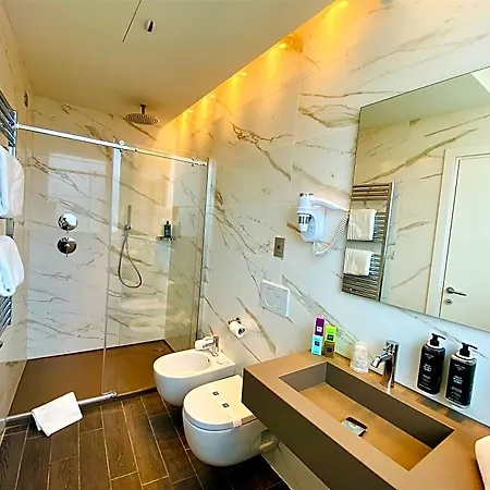 Ih Hotel 4*