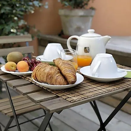 Tiare بيت ضيافة