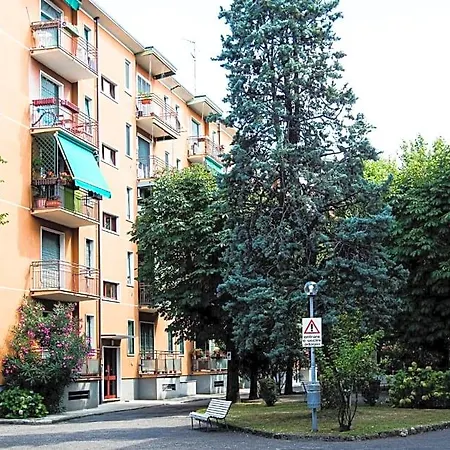 Bed & Breakfast Lorenteggio 209 Milaan