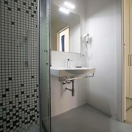 L'ottava 4* ميلان