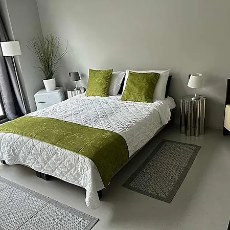 Loft Navigli With Private Garden ベッド・アンド・ブレックファスト