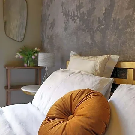 House Of Frames Bed & Breakfast *