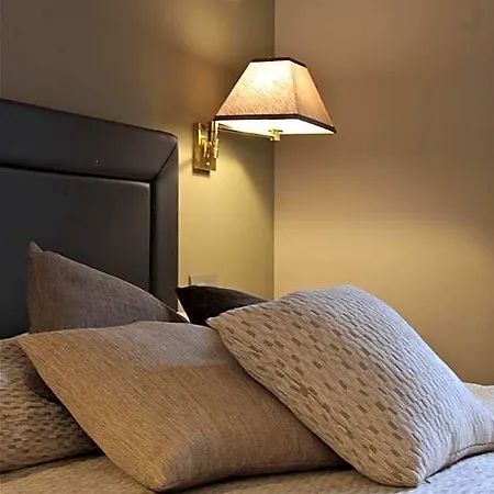ベッド・アンド・ブレックファスト Bronzino House 3*