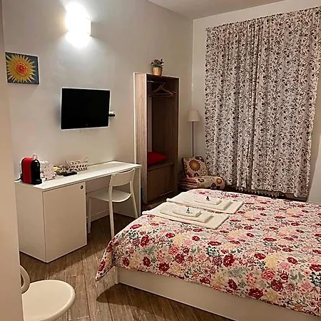 Via Fontana 4*