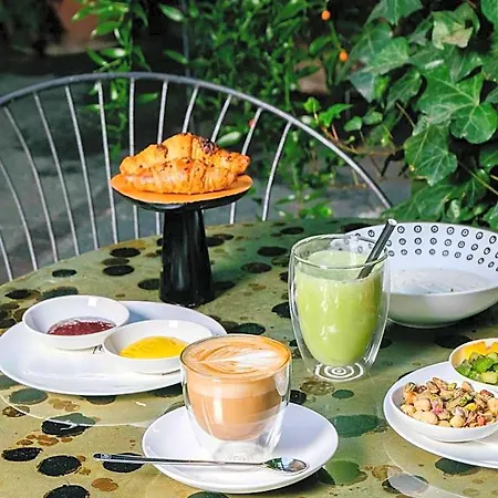 Couette-café 3 10 Corso 4*