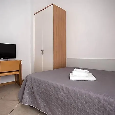 Hotel Amico Certosa *