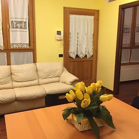 Corso San Gottardo Apartment Milan
