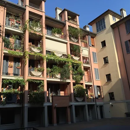 Corso San Gottardo Apartment Milan