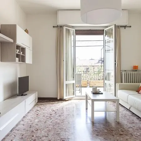 Hintown Big Terrace Flat * Mediolan
