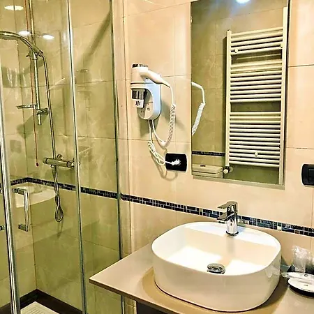 Ξενοδοχείο Folen 3*
