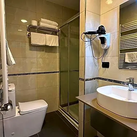 Ξενοδοχείο Folen 3*