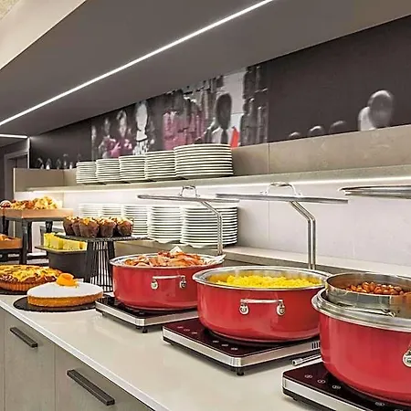 Amedia Milan, Trademark Collection By Wyndham Hotel