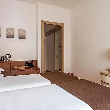 Romana Hotel