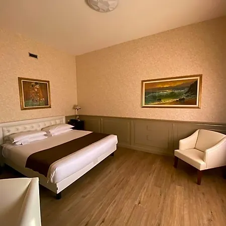 Romana 4* Milan