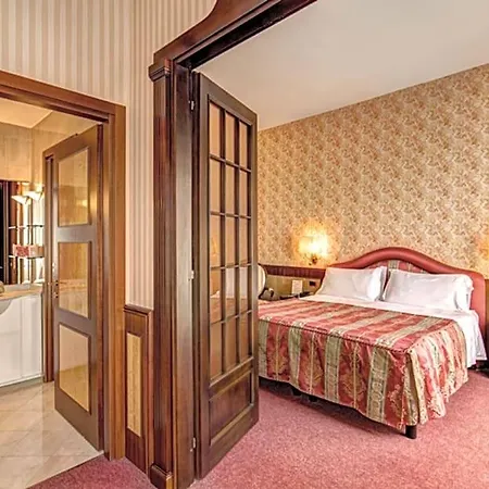 Romana Hotel 4*