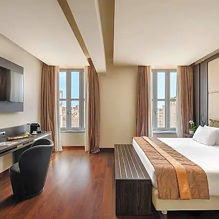 The Square Duomo - Preferred & 4* Milano